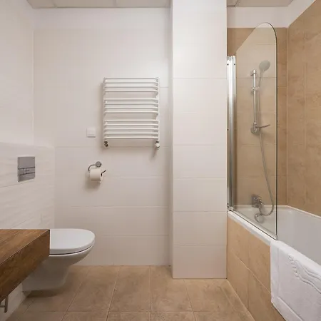 Jerozolimskie 232 By Bookinghost Appartement *