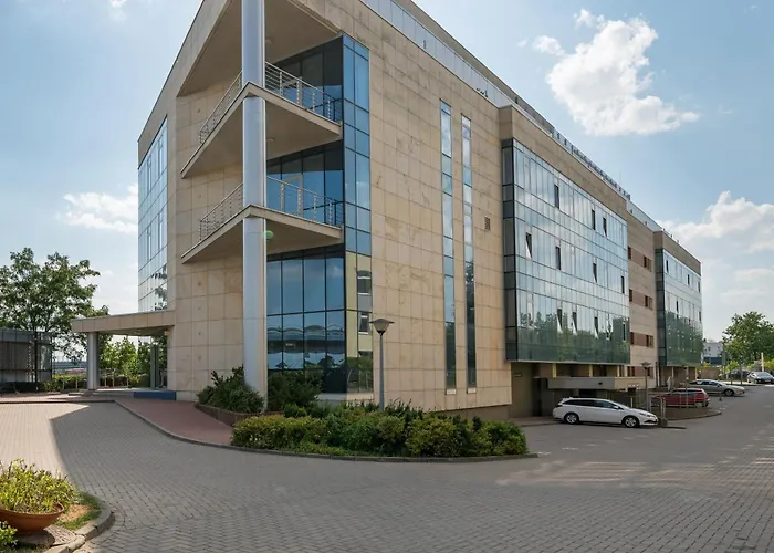 Jerozolimskie 232 By Bookinghost