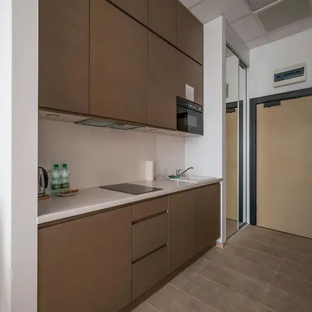 Apartament Jerozolimskie 232 *