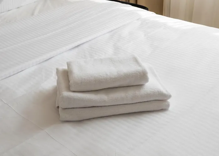 Jerozolimskie 232 By Bookinghost *