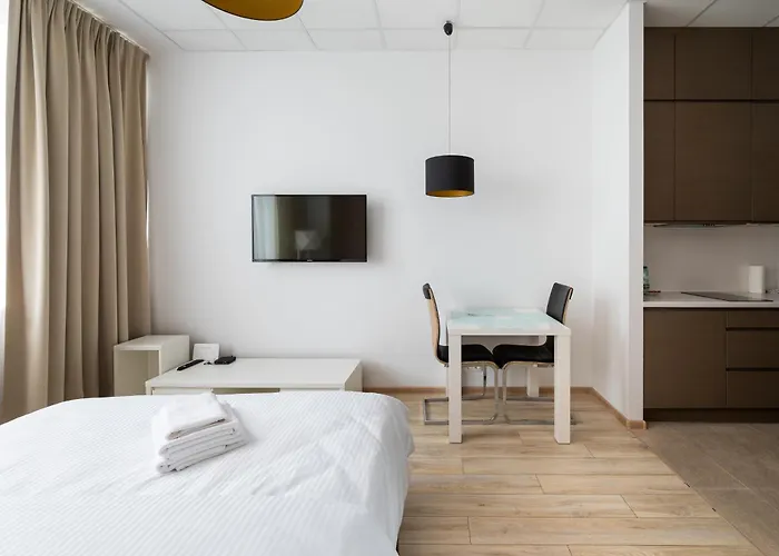 Jerozolimskie 232 By Bookinghost